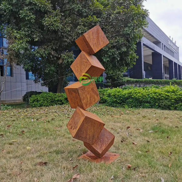 Geometric Corten steel sculpture - Image 4