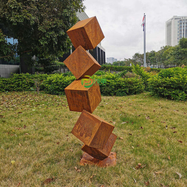 Geometric Corten steel sculpture - Image 2