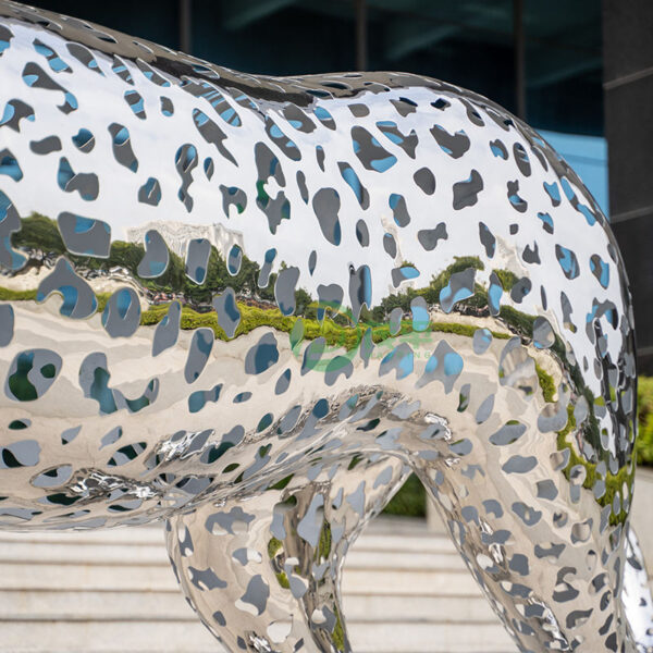 Leopard Stainless Steel Sculpture - Image 4