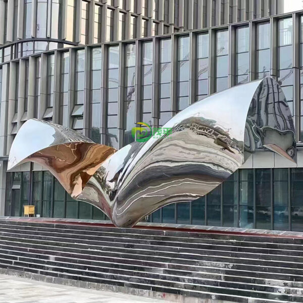 Modern Art Stainless Steel Curved Sculpture