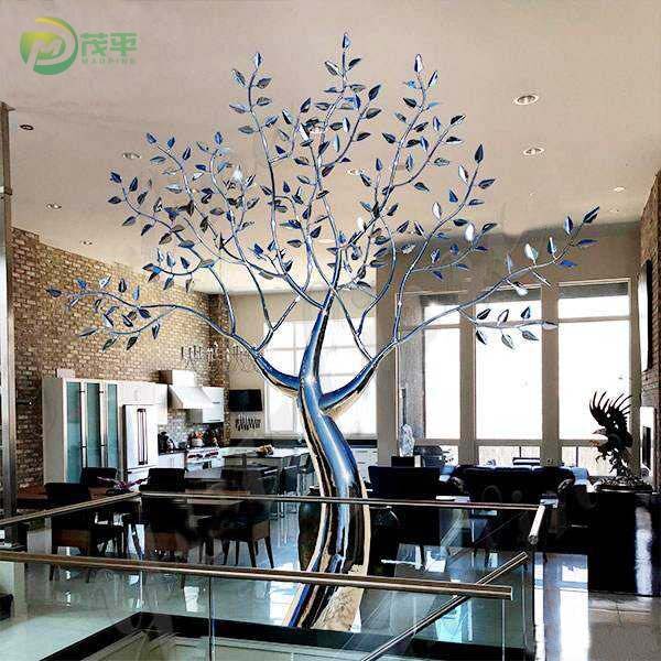 Outdoor Metal Tree Sculpture - Image 2