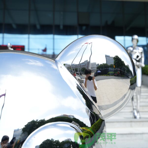 Cartoon Metal Bear Stainless Steel Sculpture - Image 3