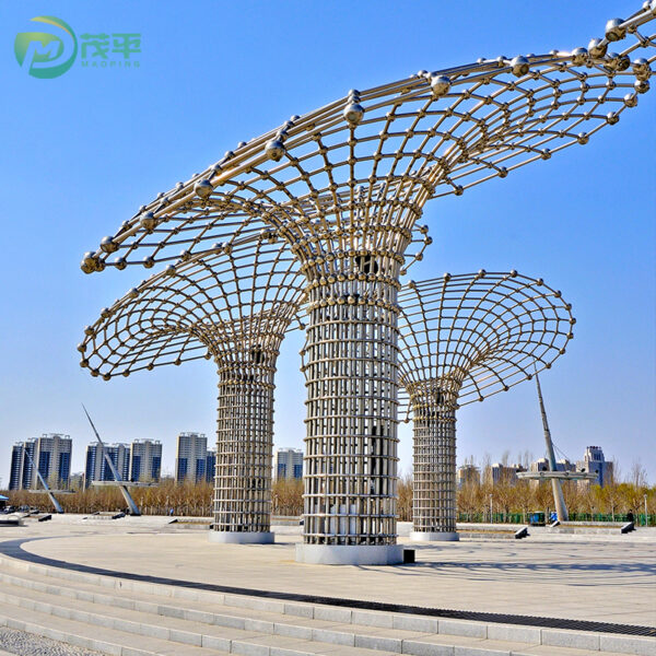 Urban Mesh Large Scale Sculpture