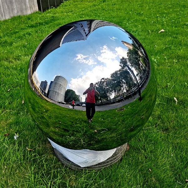 900mm Stainless Steel Polished Mirror Ball Sphere - Image 3