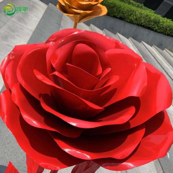 Flowers stainless steel sculpture - Image 3