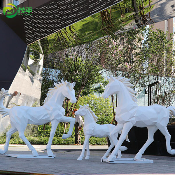 Horse stainless steel sculpture - Image 3