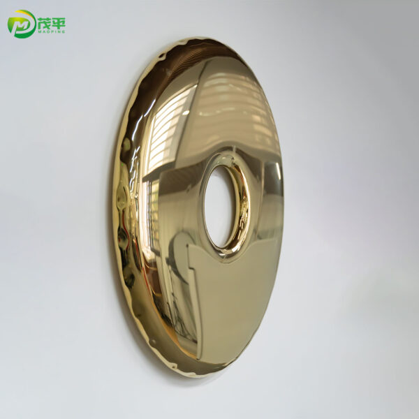 Gold donut wall decoration - Image 4