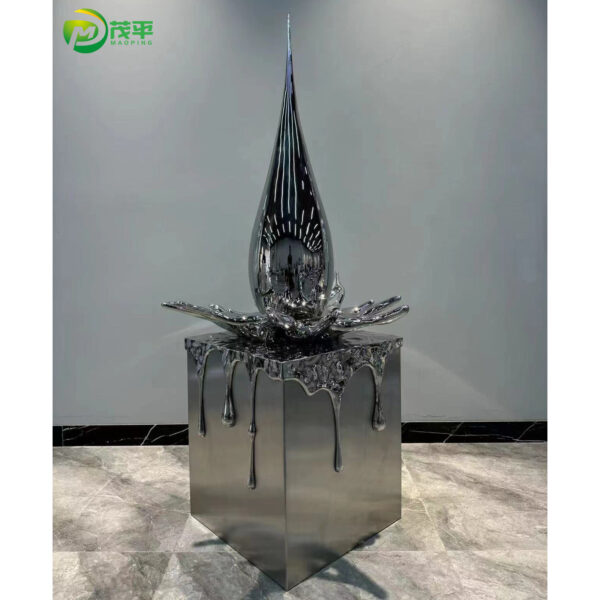 Splash Water Sculpture - Image 5